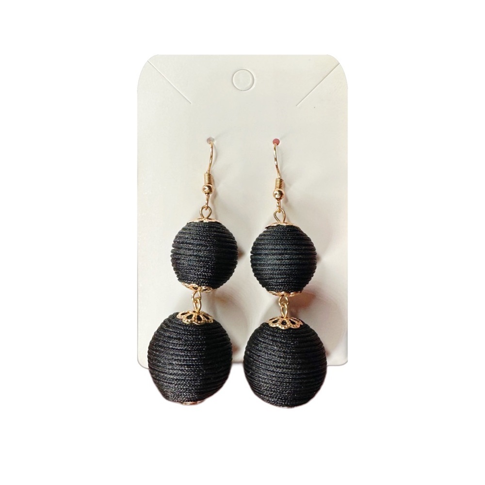 5/$25 😻 Black and Gold Textile Beaded Dangle Earrings with Gold-Tone Detail